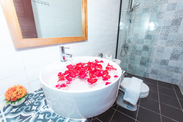 Bathroom 16
