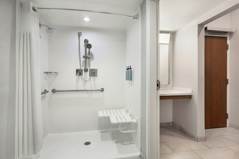 Bathroom 4, Courtyard by Marriott Mobile, Mobile