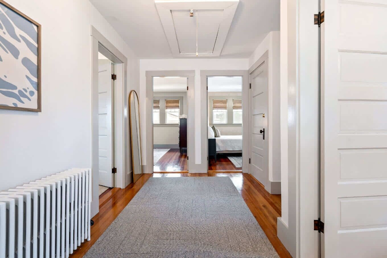Others 4, Steps to Beach & Downtown OGT - Screened in Porch, York