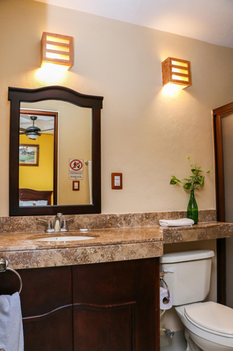 Bathroom 4, Hotel Gayser, Valladolid