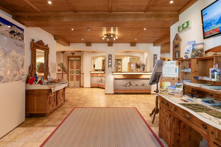 Public Area 2, Hotel Pinzger, Schwaz