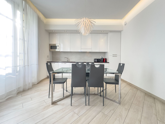 Room 4, 2A Tony Allard in Cannes, Alpes-Maritimes