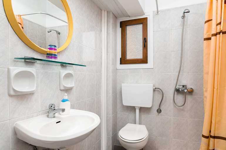 Bathroom 3, Emily Hotel, North Aegean