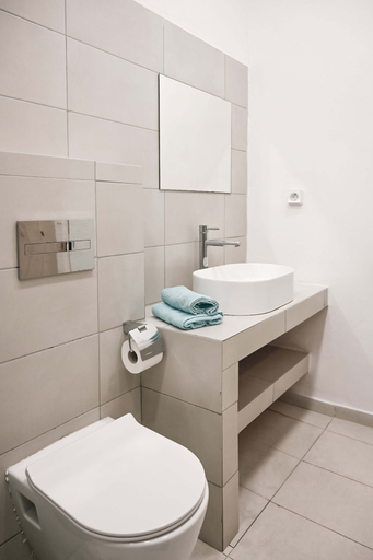 Room 4, Santorini s Old Mill Serene Getaway by Pori Beach, South Aegean