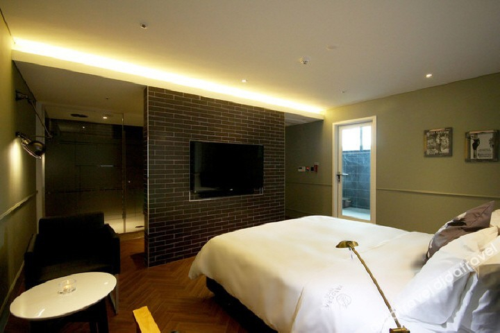 Bedroom 2, Pandora Hotel, Jung