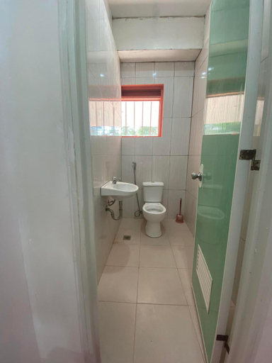 Bathroom 3, Scott's Seaview Resort, Danao City