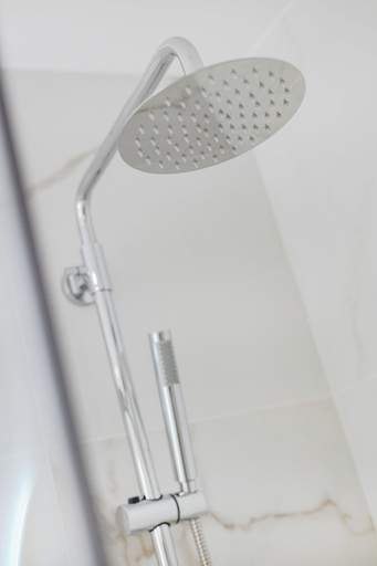 Bathroom 4, The Sunny Duplex at BoaVista Flats, Porto