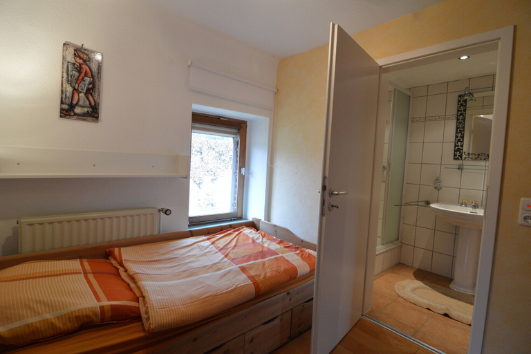 Bedroom 2, Cottage in Kuchelscheid with Terrace, Liège