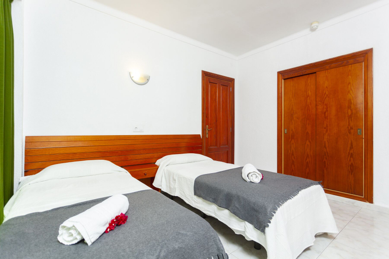 Others 5, Aparthotel Africamar, Baleares