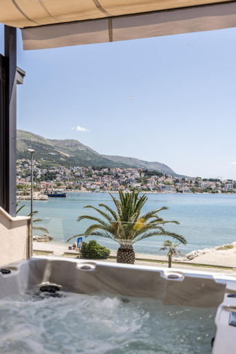 Sport & Beauty, Sea View Luxury Rooms Seven of Nine, Split