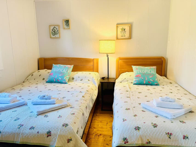 Bedroom 2, Skyline Terrace Cottages, Queens