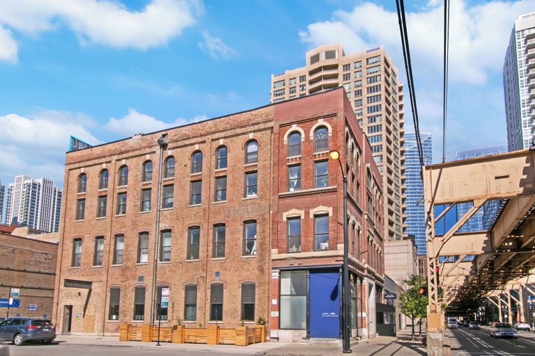 Exterior & Views 2, Luxe 1BR Apt - Lake 204 rep, Cook