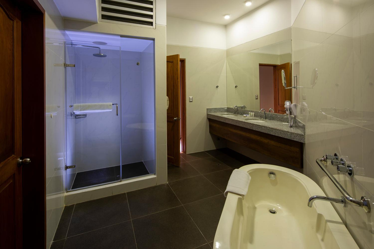 Bathroom 4, Casa Andina Select Pucallpa, Coronel Portillo