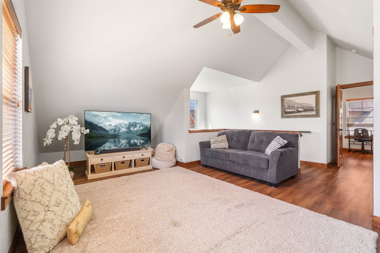 Room 3, Boat on Lake Pend Oreille Ski at Schweitzer, Bonner