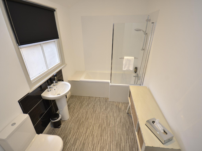 Bathroom 3, The Chapel House Hotel, North Yorkshire