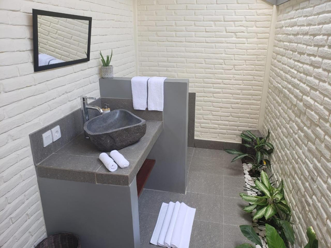 Bathroom 5, Bruga Boutique Hotel, Lombok