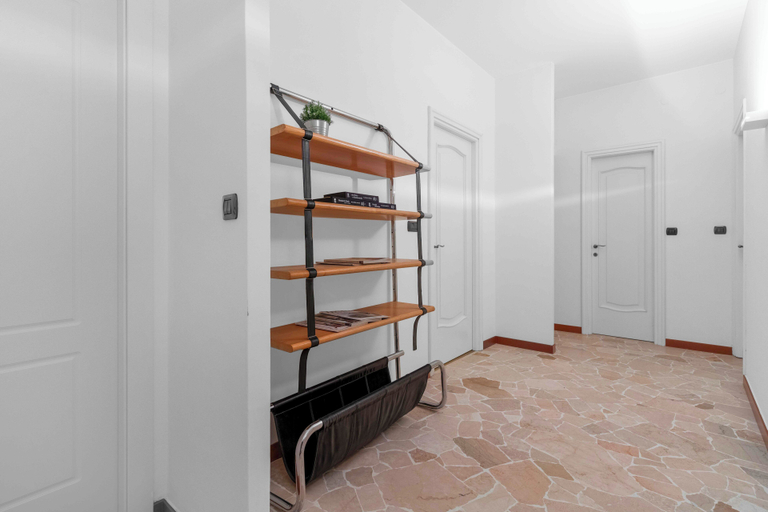 Others 4, Casa da Suite Albani, Milano