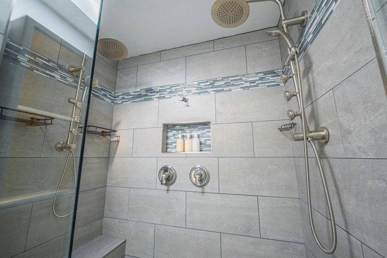 Bathroom 3, Serene Modern Getaway with Pool&games, Muscogee