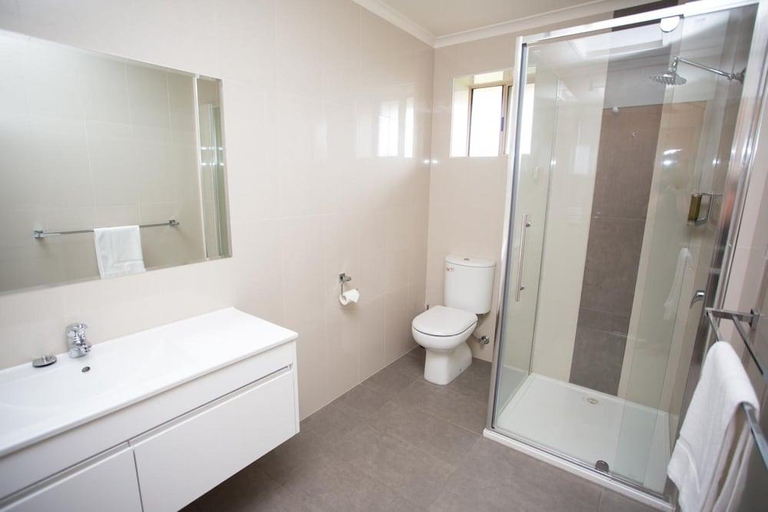 Bathroom 3, ブルー ホエール モーター イン & アパートメンツ, Warrnambool
