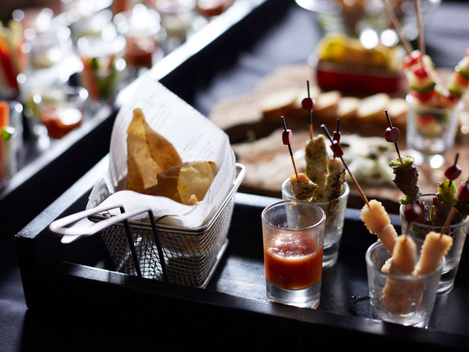 Food & Drinks