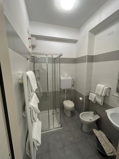 Bathroom 4, Hotel Marchina, Brescia