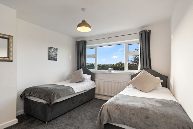 Others 3, Ty Gwyn - Hot Tub Parking Dog Friendly, Pembrokeshire