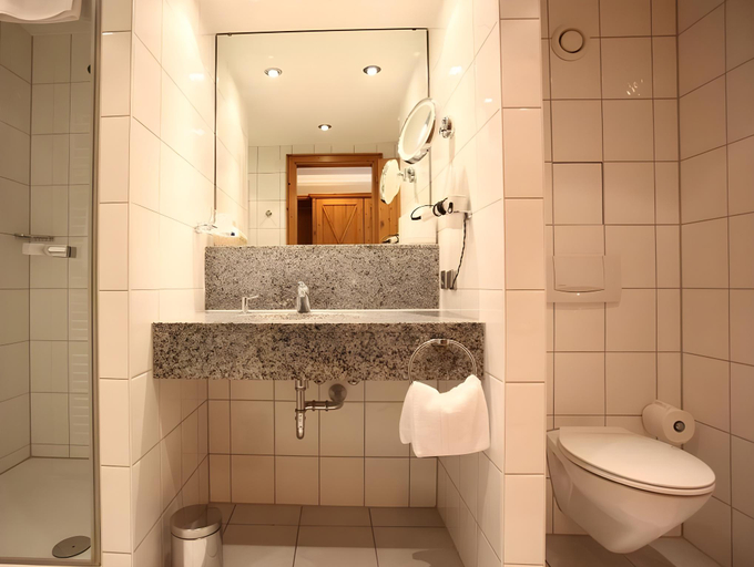 Bathroom 3, Hotel Landhaus Feckl, Böblingen