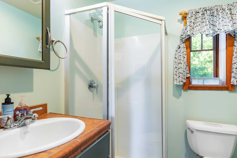 Bathroom 4, Penn Cove Overlook by Avantstay Cabin w/ Views, Island