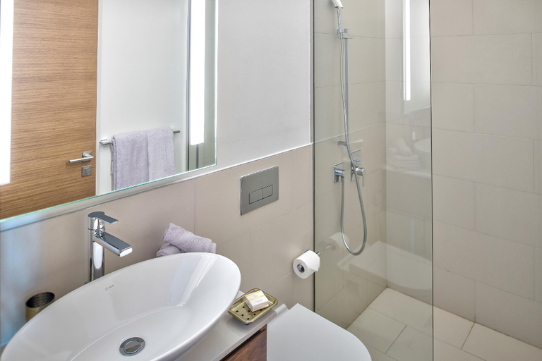 Bathroom 3, Dream Inn - City Walk 3 Bed Stunning Apartment, Dubai