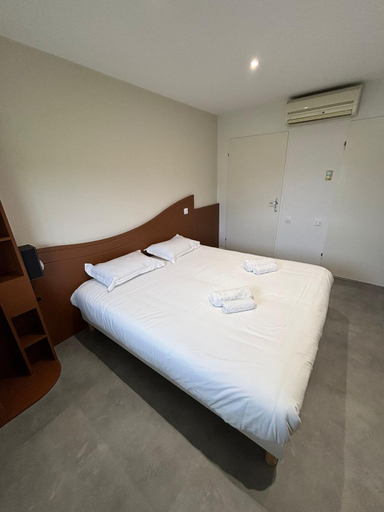 Others 2, Halte Hotel, Charente-Maritime