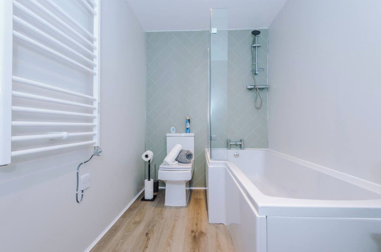 Bathroom 2, Fusion 8, Manchester