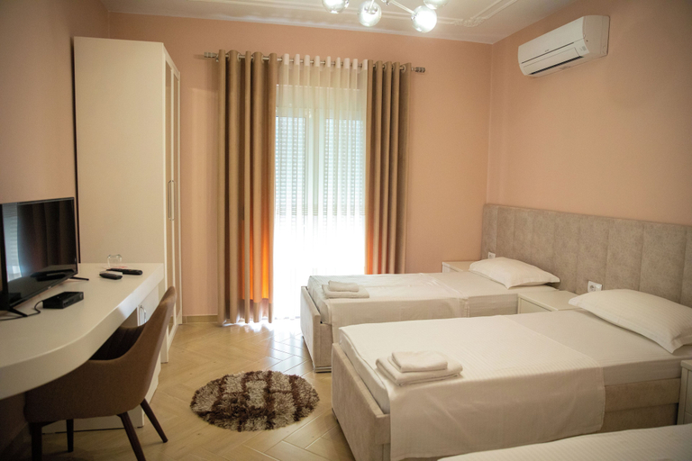 Room 4, Vila Merkaj, Beratit