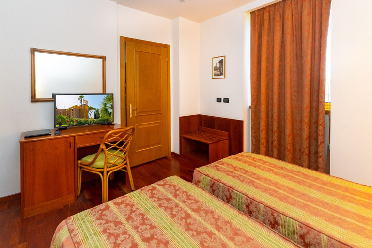 Bedroom 3, Hotel Tivoli, Rome