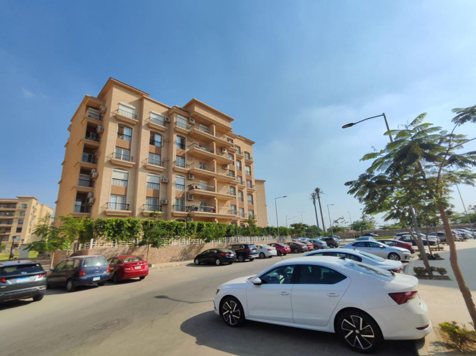 3, Luxurious 2 bedroom modern garden apartment Available ensuite private bedroom or whole flat privatel, New Cairo 2