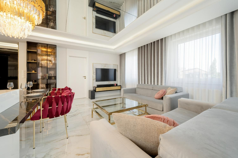Shared lounge/TV area