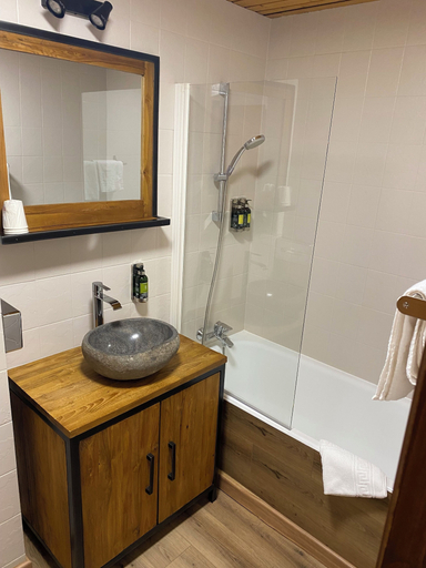 Bathroom 4, Auberge de Savoie, Savoie