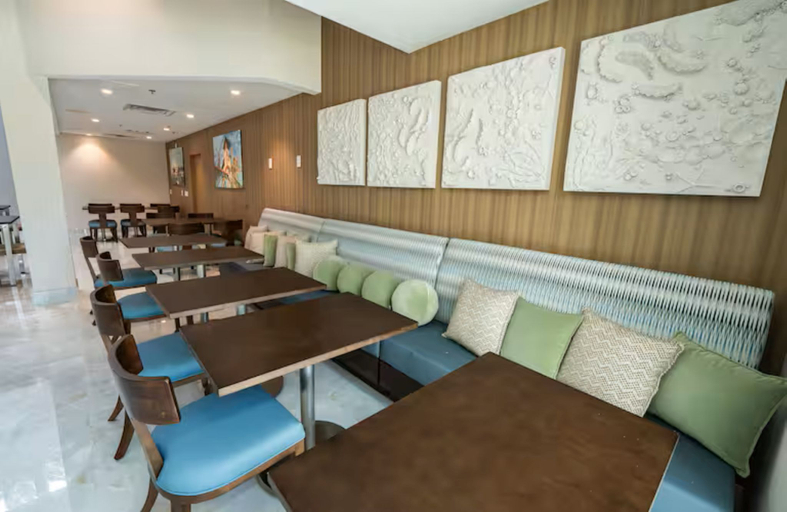 Food & Drinks 3, Hampton Inn By Hilton St. Augustine Us1 North, Saint Johns