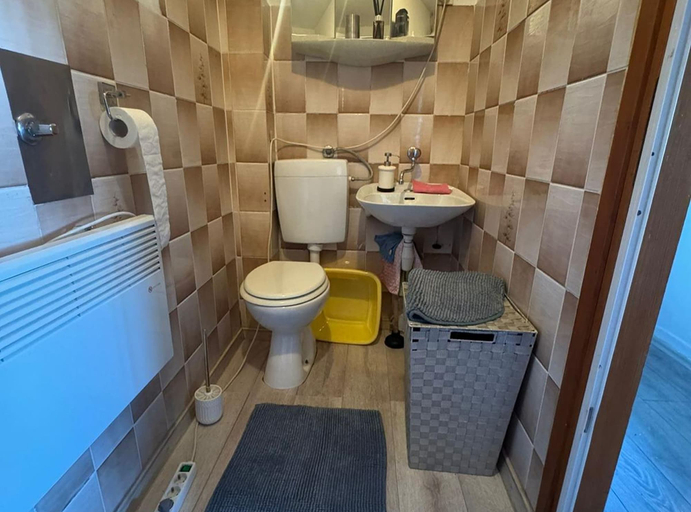 Bathroom 2, Plesivica Hillside Holiday Home With Hot -tub, Jastrebarsko