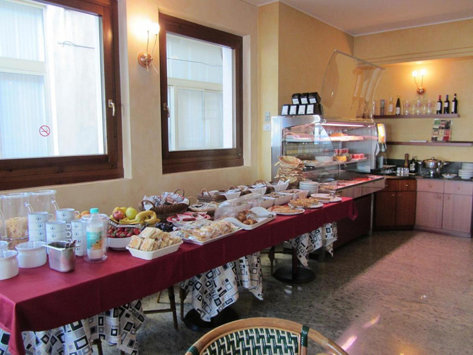Food & Drinks 5, Hotel Roma, Verona