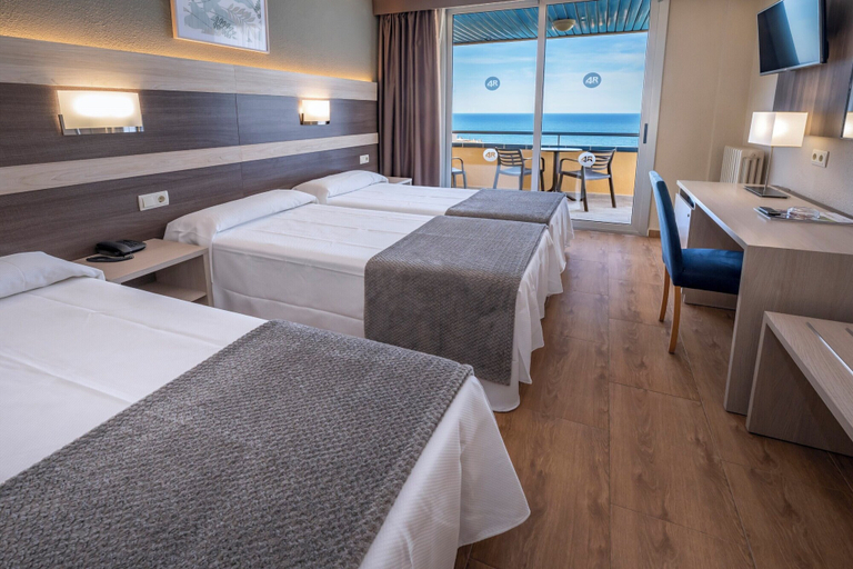 Bedroom 3, 4R Playa Park, Tarragona