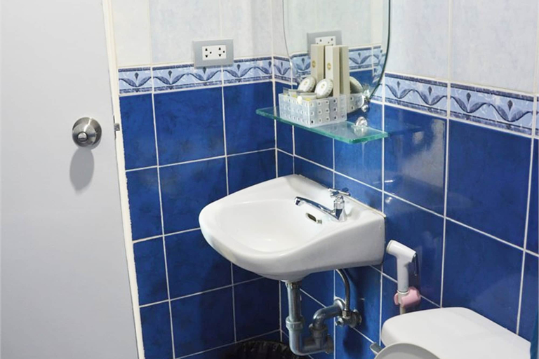 Bathroom 5, ALU Hotel Davao, Davao City