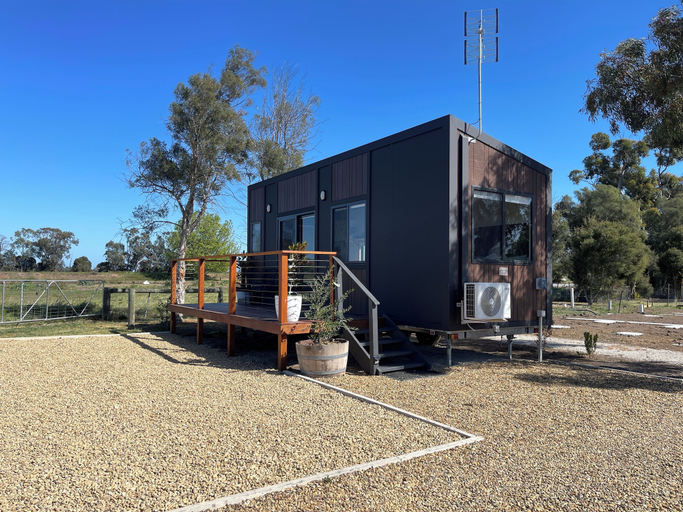 Exterior & Views 2, Kerang Holiday Park, Gannawarra
