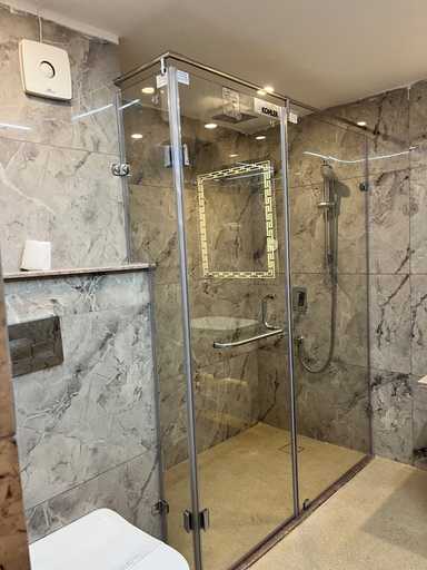 Bathroom 4, Hotel Namgyal Palace, Leh