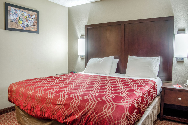 Bedroom 2, Rose City Inn and Suites, Clackamas