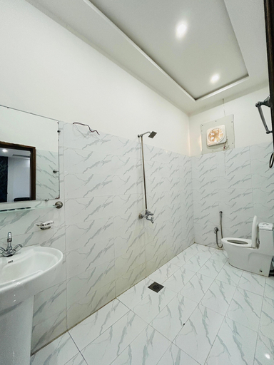 Bathroom 3, Anabia Guest House, Islamabad