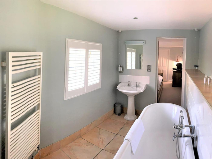 Bathroom 3, Ferryman`s Cottage at The Beetle & Wedge, Oxfordshire