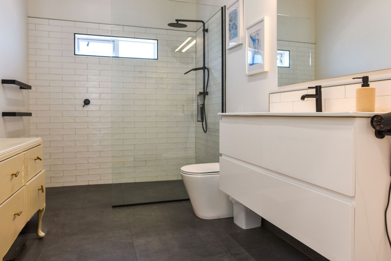 Bathroom 3, La Maison Soleil with heated Swim Spa, Auckland