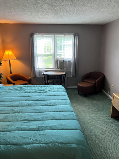 Others 5, Grand Lake Hotel, New London