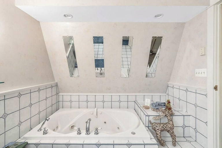 Bathroom 3, Red Barn Village Apartments, Lackawanna
