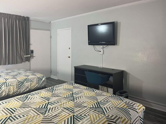 Bedroom 3, Studio 6 Suites Pocomoke City, MD, Worcester